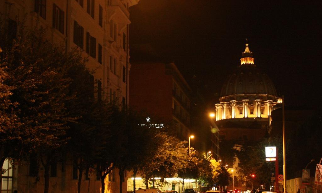 Friccico Di Luna Apartment Rome Ruang foto